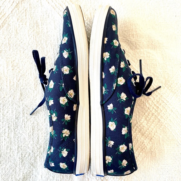Draper James x Keds Shoes in Navy Floral Size 7 - Picture 7 of 10